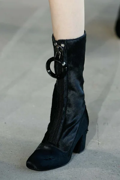 Look 80